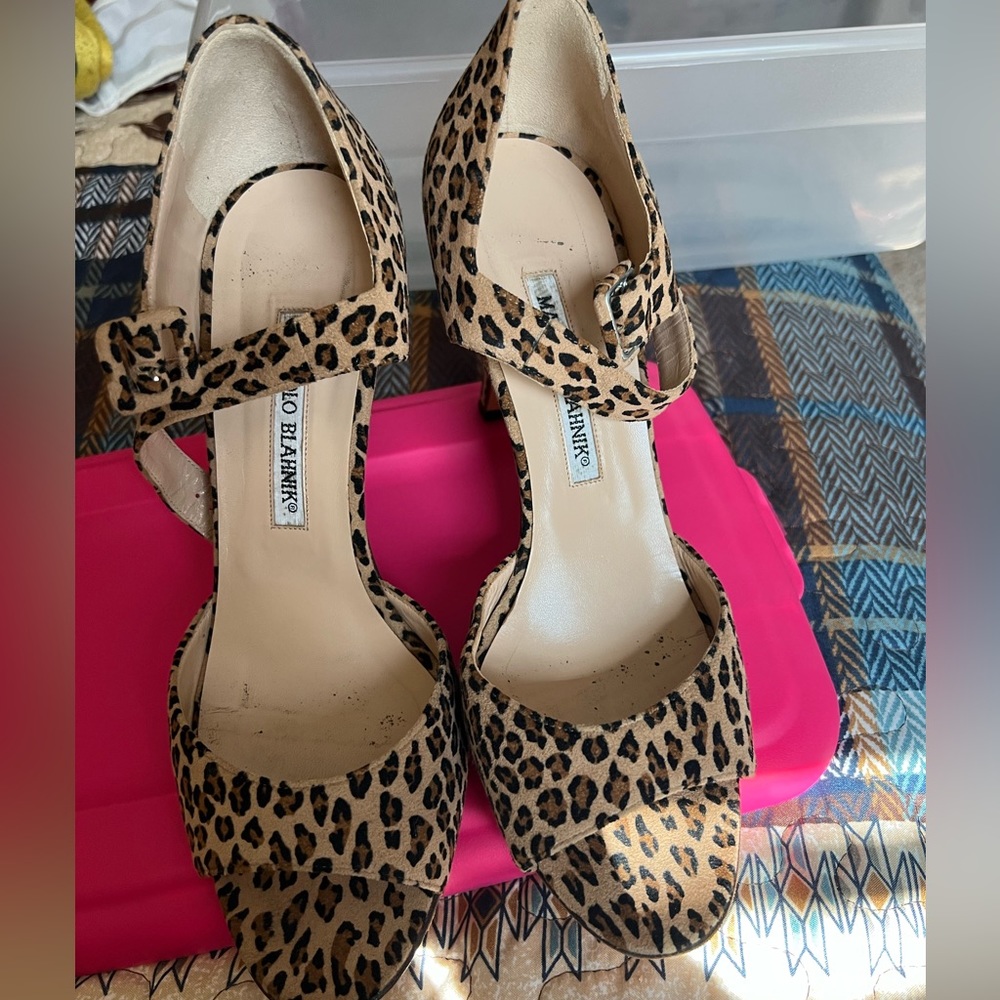 Manolo Blahnik leopard print heels size 38 1/2